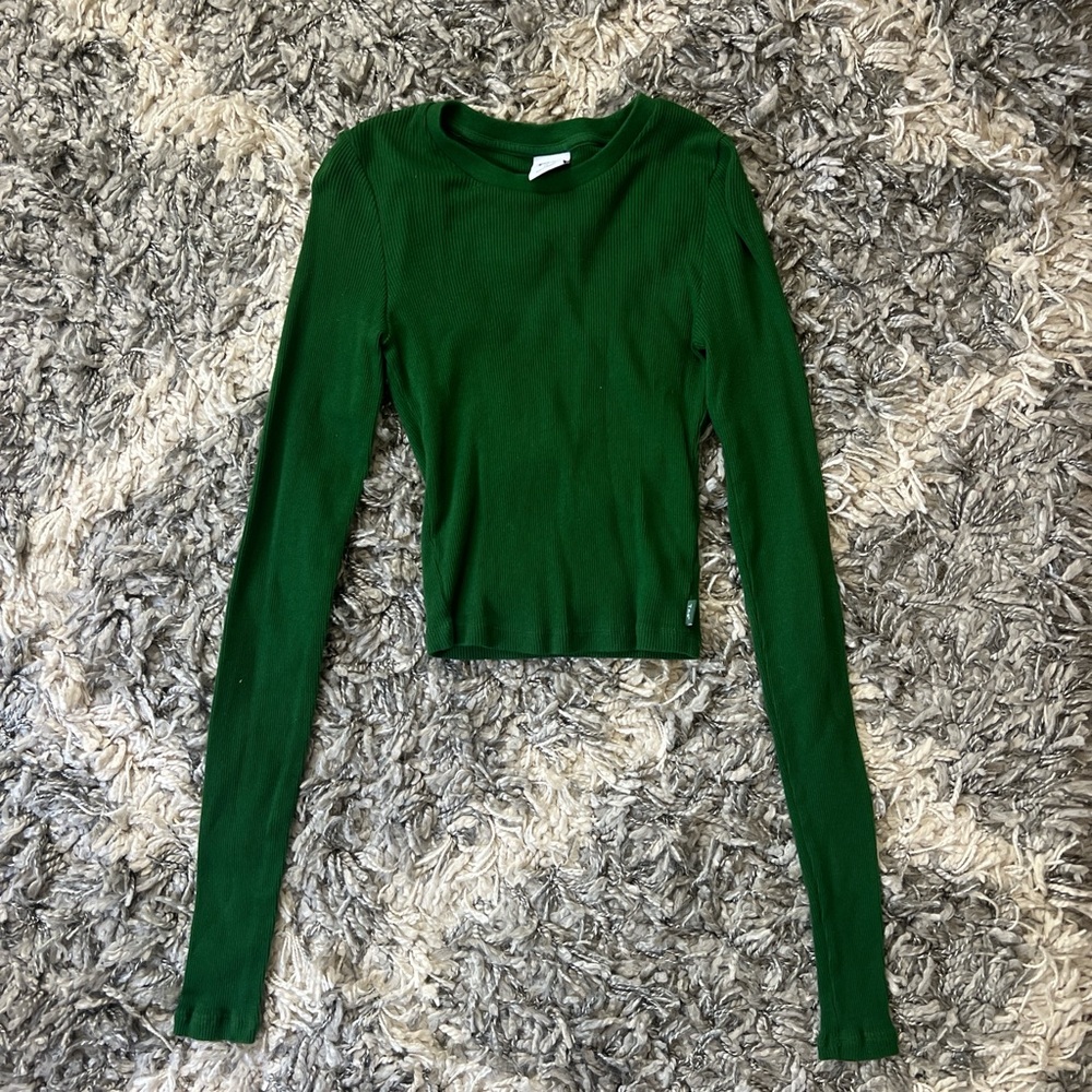 Aritzia TNA Cropped Ribbed Long Sleeve